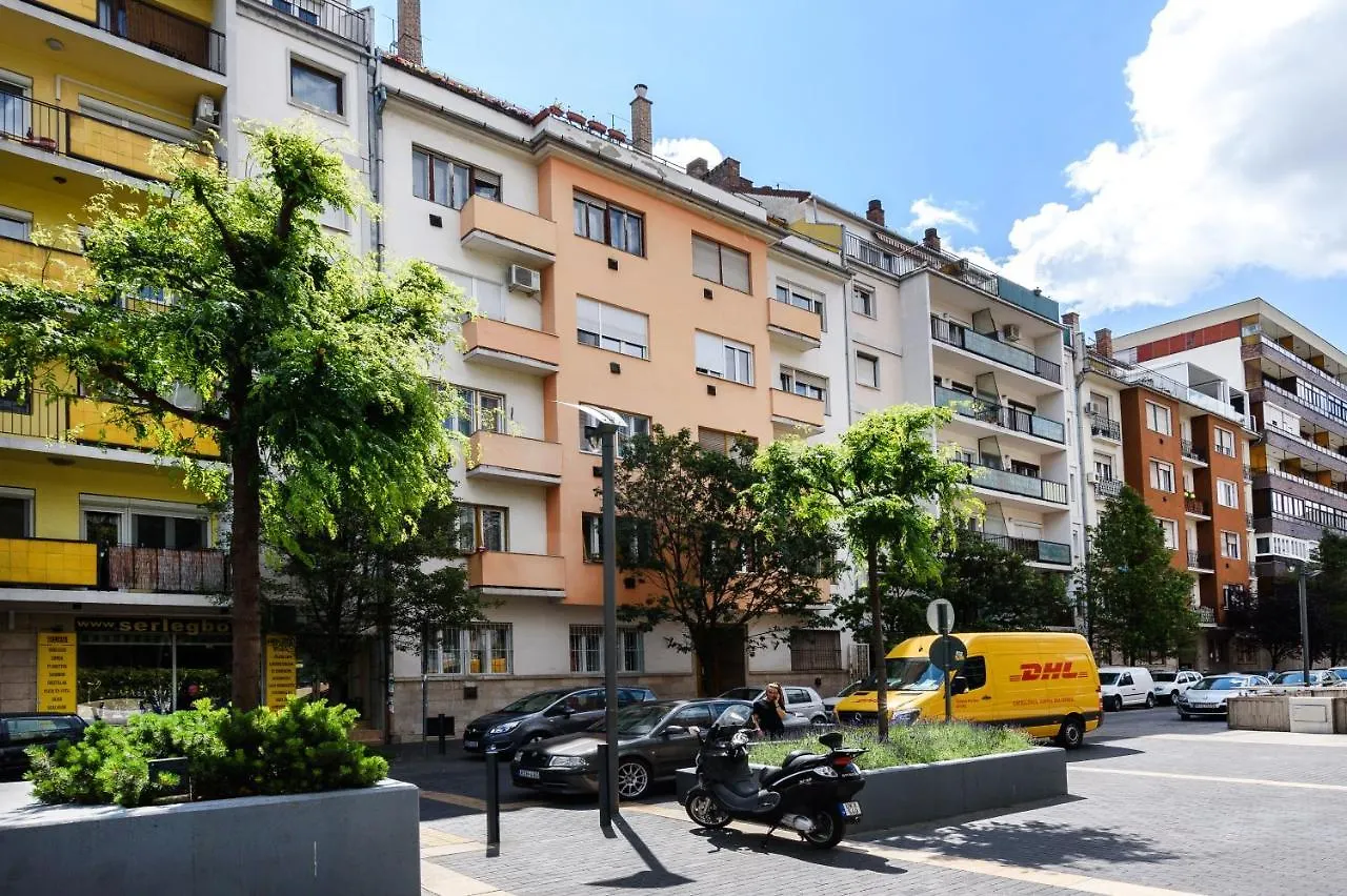 Guest house Buda Centre Homes By The Allee Shopping Mall Budapest Hungary